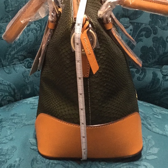 🚫SOLD🚫Dooney & Bourke Domed Leather Satchel - Picture 8 of 8